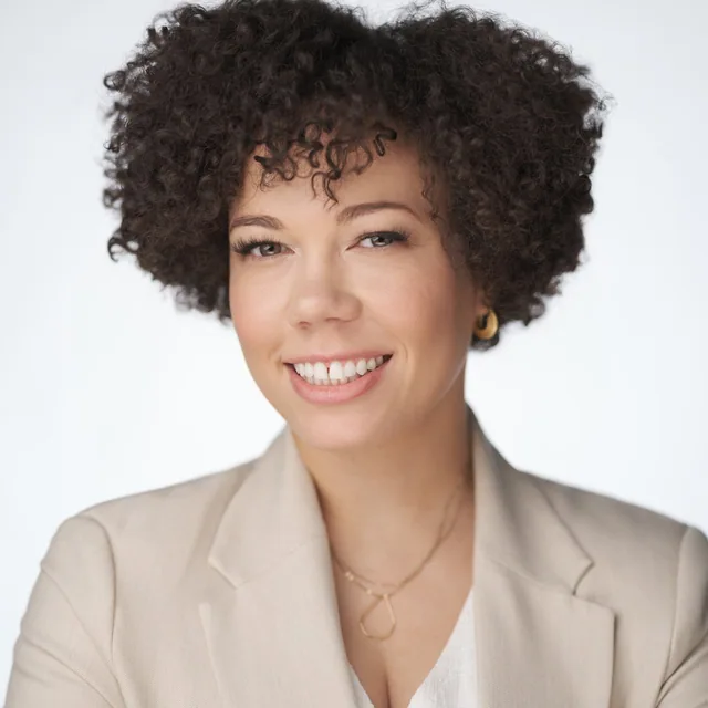 Emma headshot moshe zusman headshotdc phoographer-3.JPG