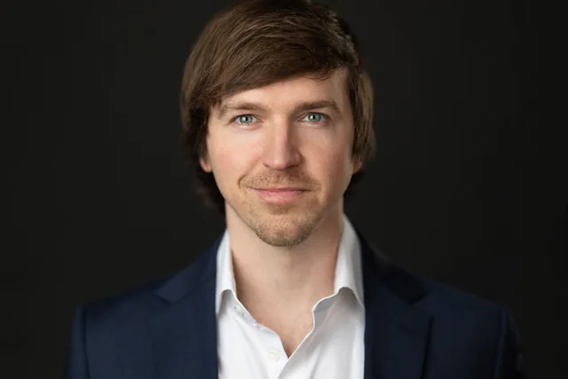 business casual headshot dcheadshots photographer best in washington moshe zusman-3.JPG