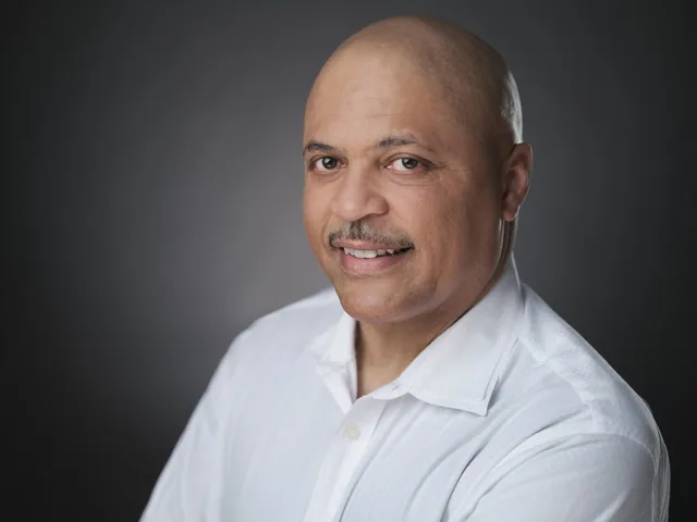 casual and business headshots dc best headshot photographer moshe zusman-1.JPG
