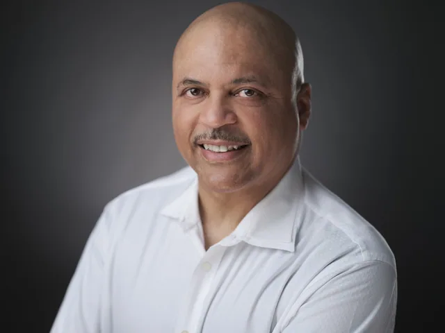 casual and business headshots dc best headshot photographer moshe zusman-2.JPG