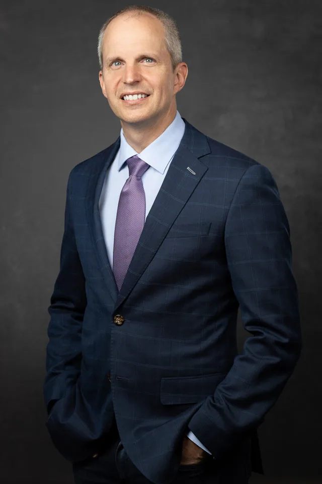 executive men portrait dc photography studio moshe zusman headshotdc gravity backdrop-2.JPG