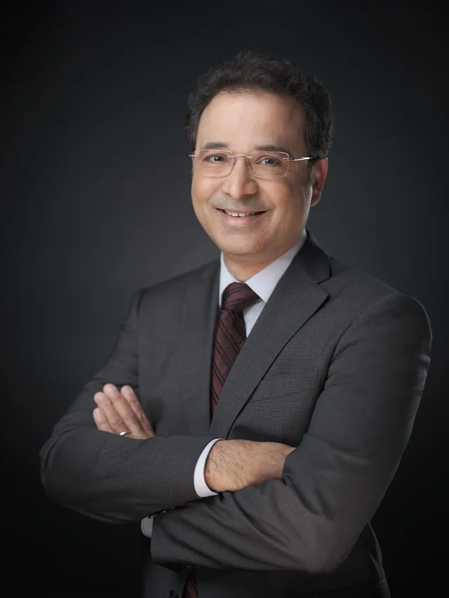 headshots and portraits by headshotdc Moshe Zusman pharma CEO -1.JPG