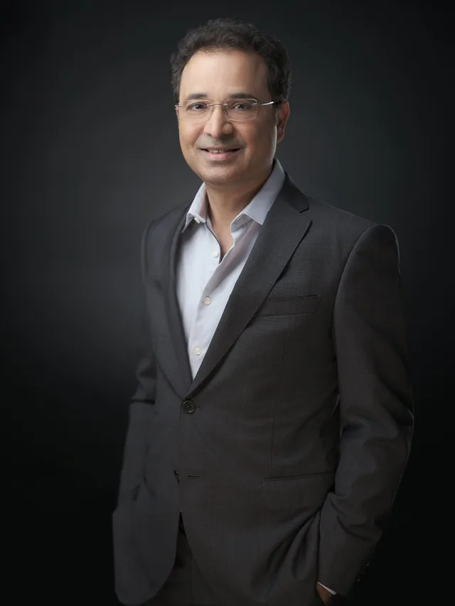 headshots and portraits by headshotdc Moshe Zusman pharma CEO -3.JPG