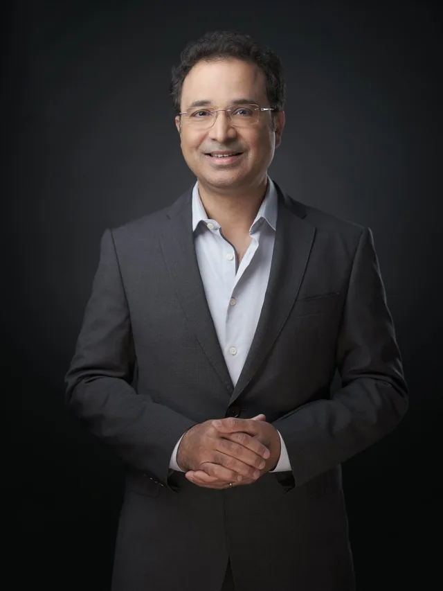 headshots and portraits by headshotdc Moshe Zusman pharma CEO -5.JPG
