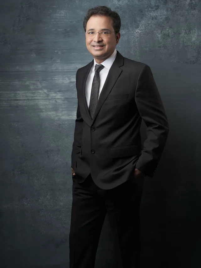 headshots and portraits by headshotdc Moshe Zusman pharma CEO -8.JPG