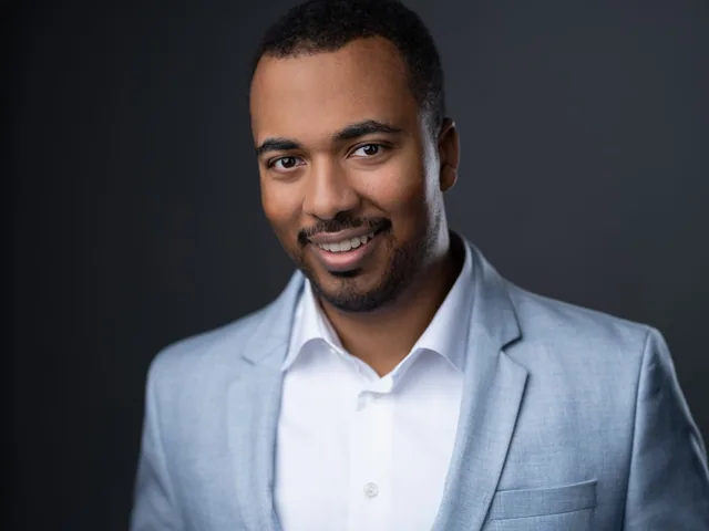 headshots nad portraits dc photographer moshe zusman executives profiles -2.JPG