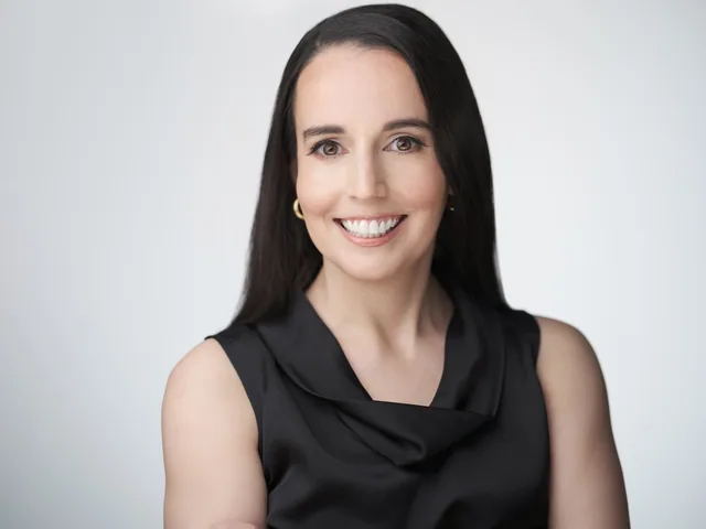 kristens new job headshots by moshe zusman headshotdc-1.JPG