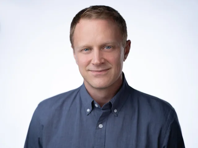 modern headshots for men dcheadshots by moshe zusman photography 20009 -4.JPG