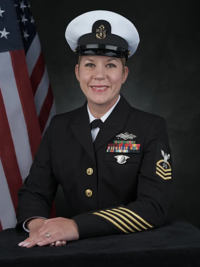 navy veteran formal us flag portrait in uniform military headshotdc moshe zusman-1.JPG
