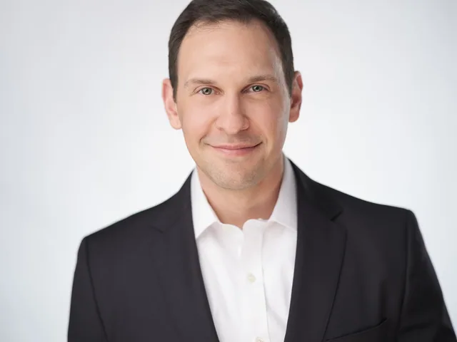new attorny headshot moshe zusman dc headshots-4.JPG