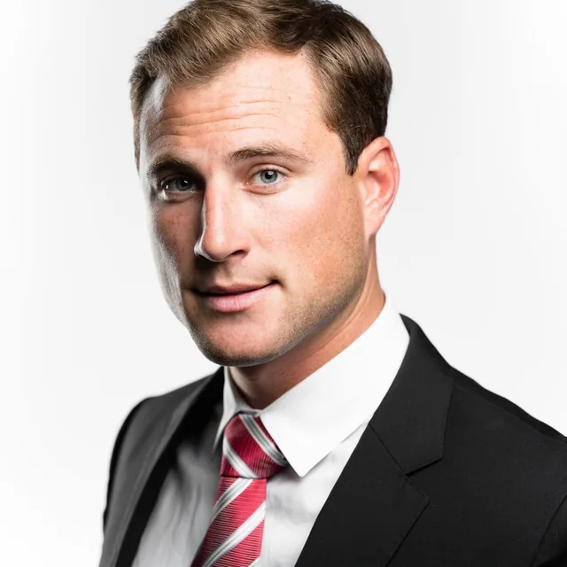 professional business headshots dc best headshot photographer moshe zusman-1.JPG