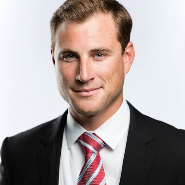 professional business headshots dc best headshot photographer moshe zusman-2.JPG