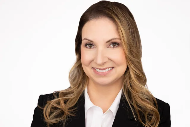 washington DC headshot photographer moshe zusman corporate and business headshots -1.JPG
